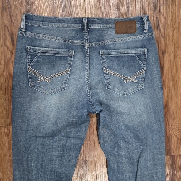 BKE Classic Straight Blue Jeans - Picture 2 of 9